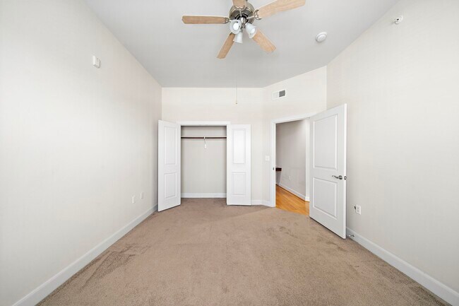 Building Photo - 1010 Rosine St