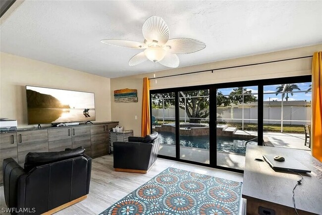 Building Photo - 2635 SE 18th Pl