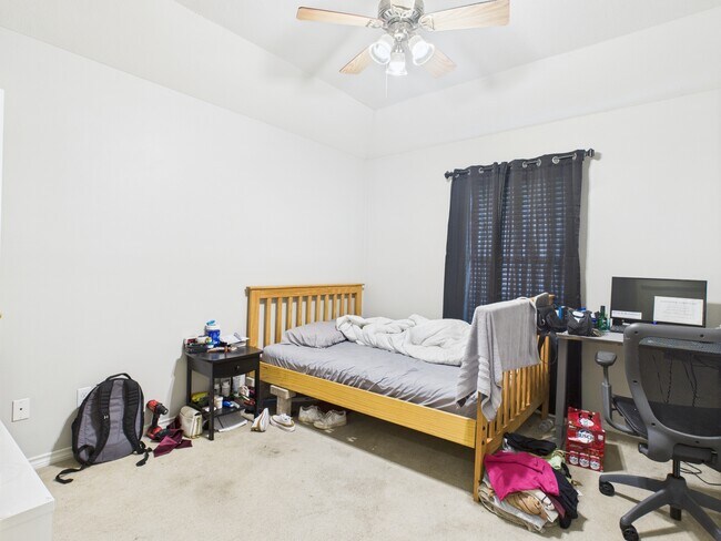 Building Photo - 3203 Von Trapp Ln