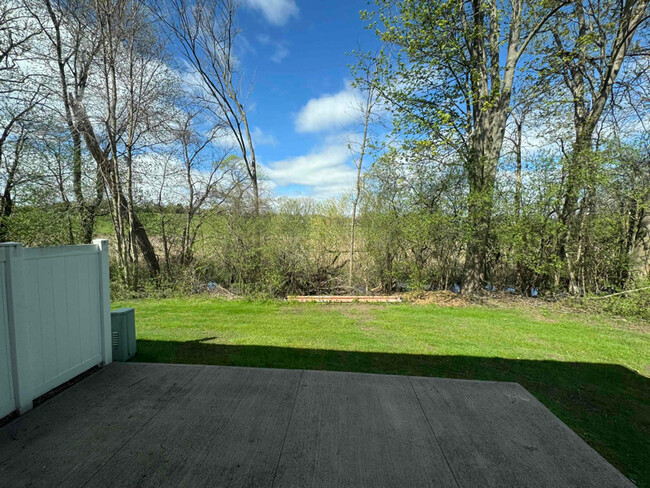 Building Photo - 47-49-49 Havenwood Hollow