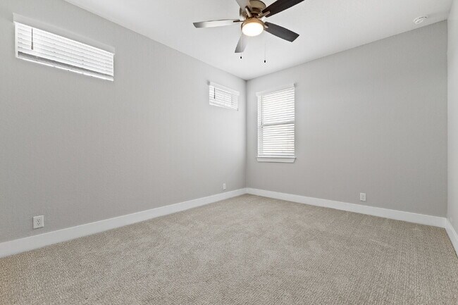 Building Photo - 24734 Resort Pkwy