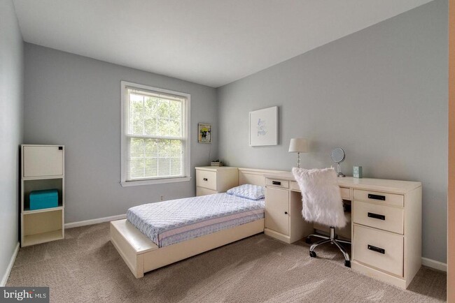 Building Photo - 3825 Grand Jct Ct
