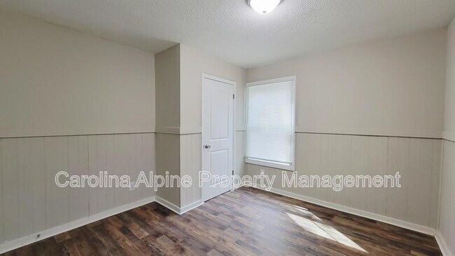 Building Photo - 1306 Ragan Ave