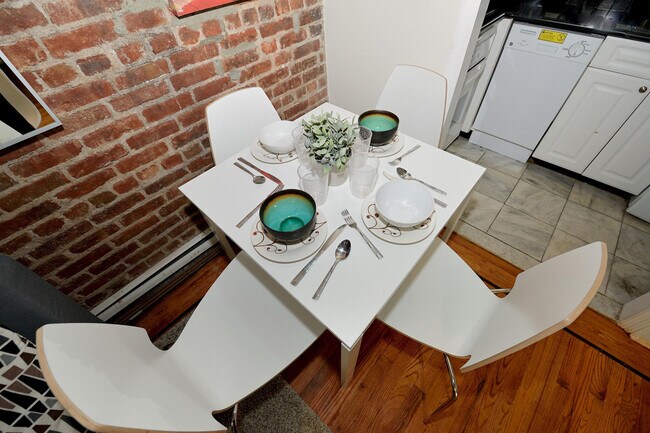 Building Photo - 653 11th Ave