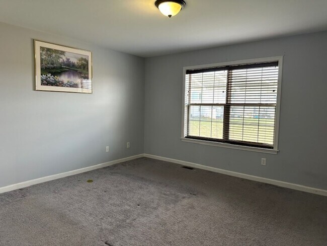 Building Photo - 1841 Vista Dr