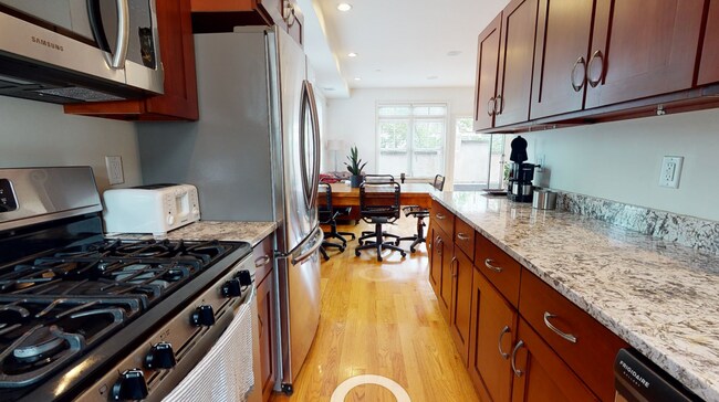 Building Photo - 5 Dodge St