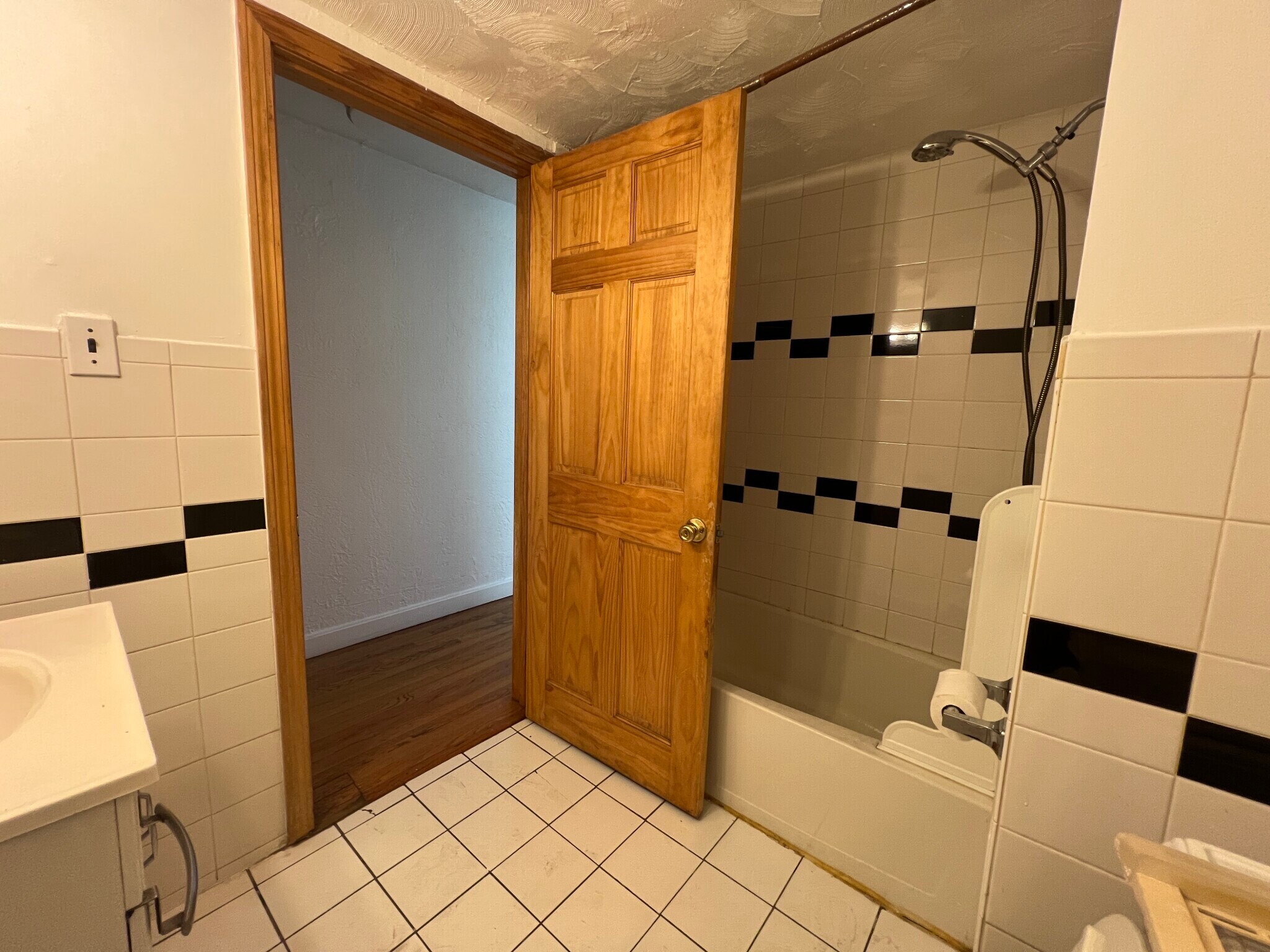 Building Photo - 846 Huntington Ave