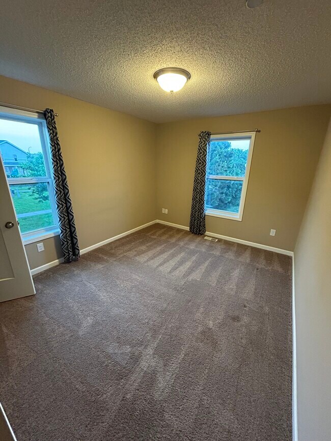 Building Photo - 1010 Van White Memorial Blvd