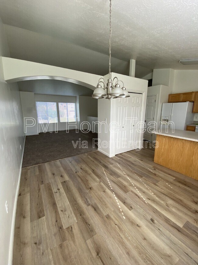 Building Photo - 1639 W 600 N