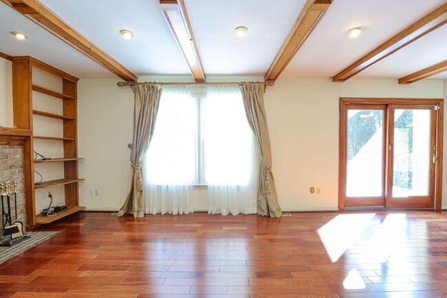 Building Photo - Welcome Home!