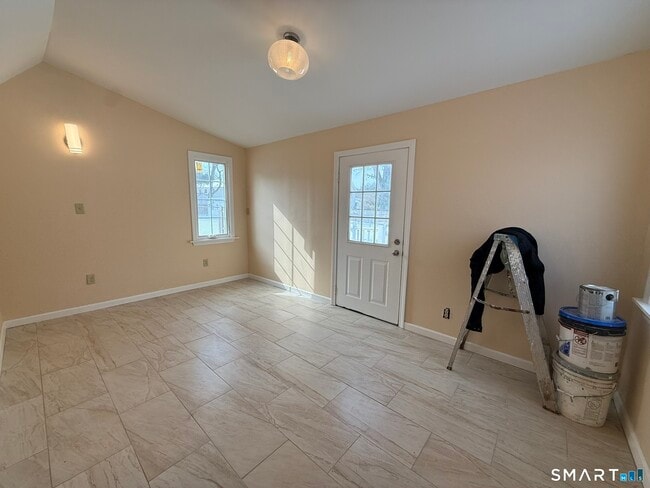 Building Photo - 22 Higbie Dr