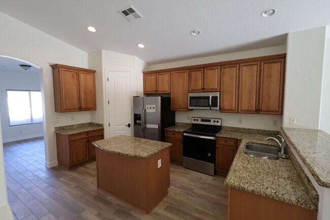 Building Photo - Remodeled 4 Bed 2 Bath Home.