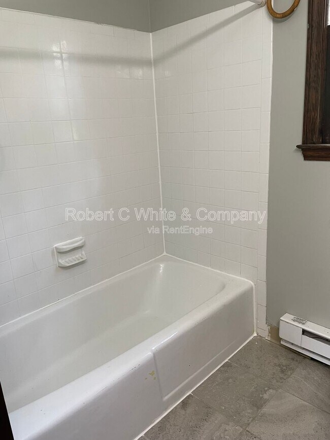 Building Photo - 25 Regency Ct