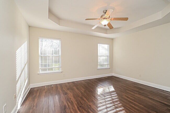 Building Photo - 1565 Bridgecrest Dr