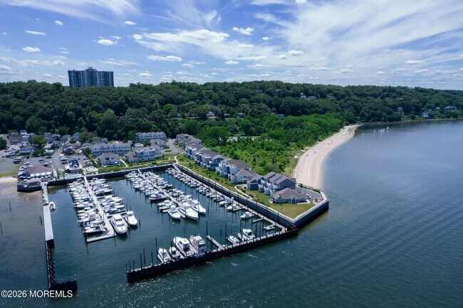 Building Photo - 13 Halfmoon Ct