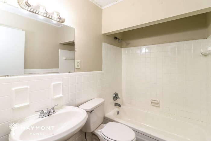 Building Photo - 5500 Ehrling Rd