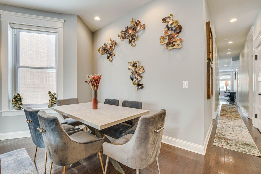 Building Photo - 2033 W Washington Blvd