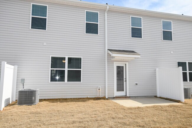 Building Photo - 130 Maple Spring Trl