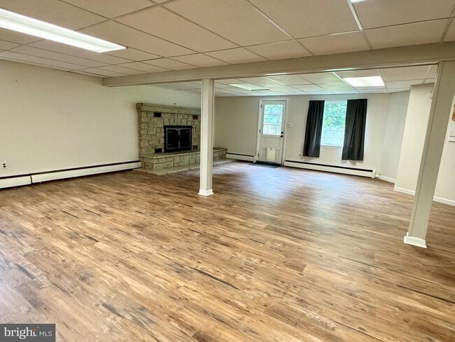 Building Photo - 1380 Sand Hill Rd