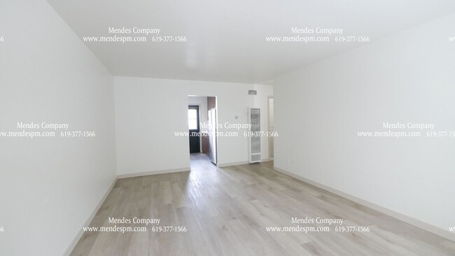 Building Photo - Chic Modern 2bdr/1bth Unit in Hillcrest! *...