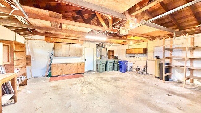 Building Photo - Beautiful Custom Single-Story Home on Gated Country Property with Spectacular Views & Pool!