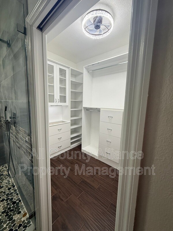 Building Photo - 7532 Blue Spring Dr