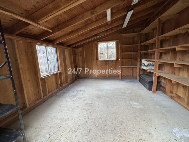 Building Photo - 4BD I 3BA Home - RV/Boat Parking + 2 Sheds...