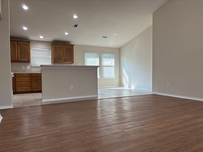 Building Photo - 4/2/2 EMISD