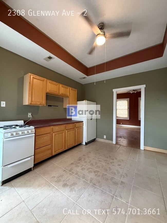 Building Photo - 2308 Glenway Ave