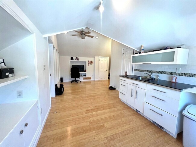 Primary Photo - 41 Woodward Ave