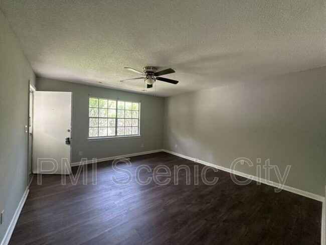 Building Photo - 1220 Gadd Rd