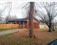 Building Photo - 2257 E Eichel Ave