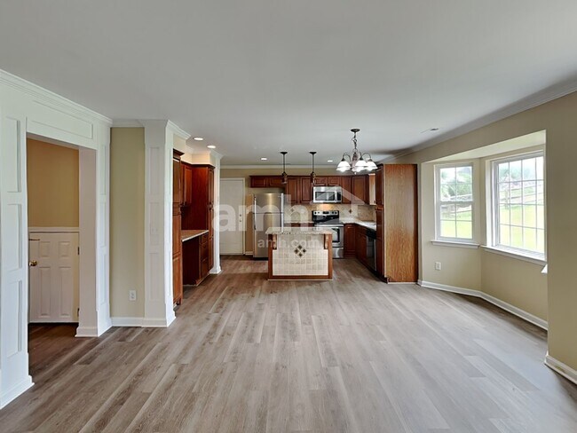 Building Photo - 169 Royalton Rd