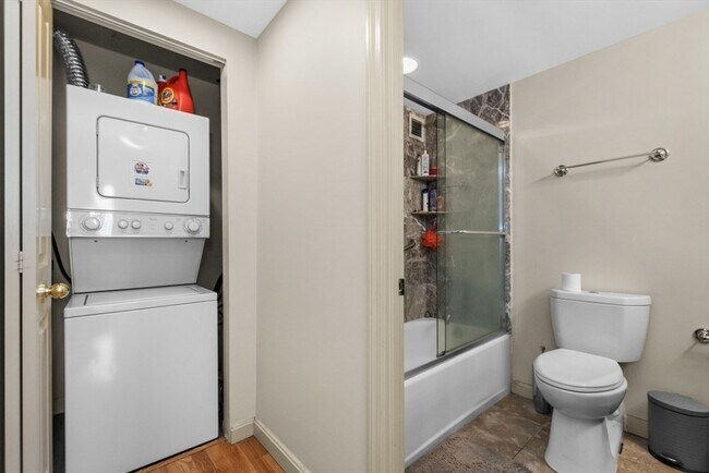 Building Photo - 8 Museum Way