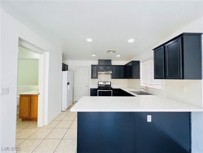 Building Photo - 9110 Iron Cactus Ave