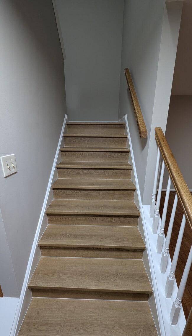 Building Photo - 1070 Millcreek Rd