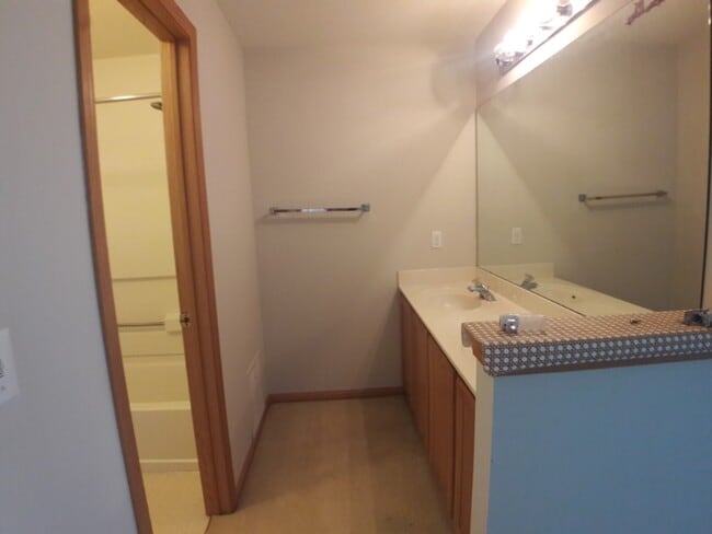 Building Photo - 2187 Cool Stream Cir