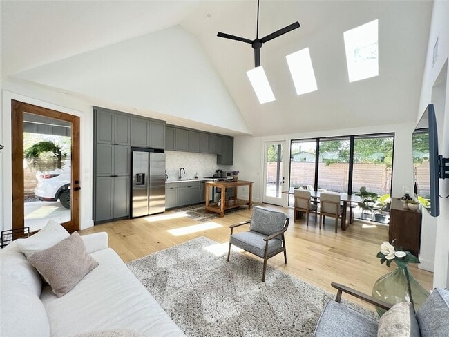 Building Photo - 7809 Mullen Dr