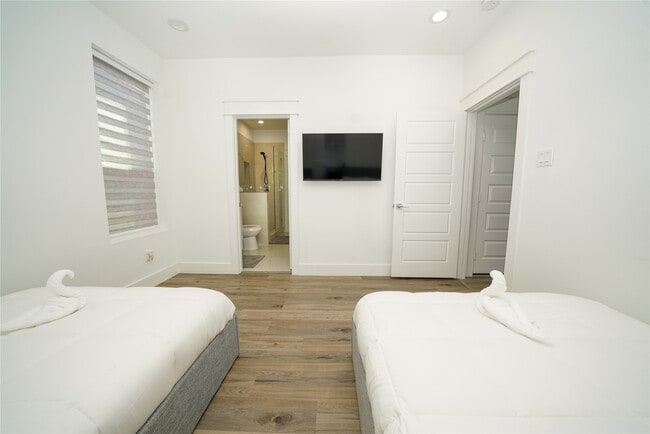 Building Photo - 4607 Edmund St