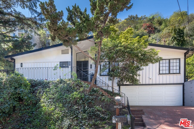 Primary Photo - 10120 Cielo Dr
