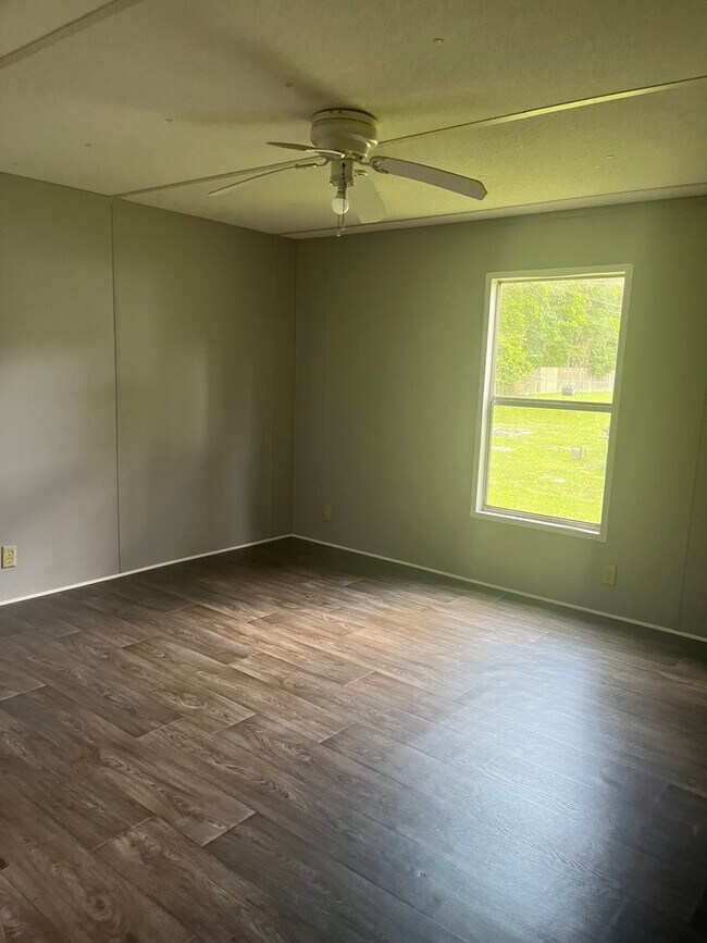 Building Photo - Charming 2-Bedroom Home in Midway - Available for Rent