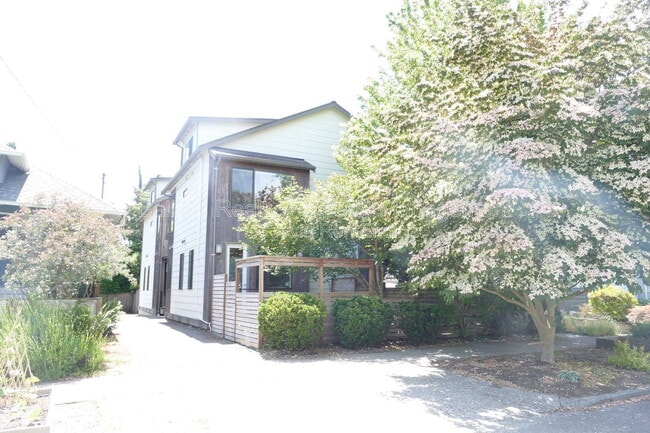 Building Photo - 839 NW 63rd St