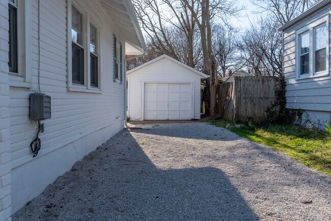 Building Photo - Available May 15!