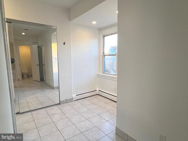 Building Photo - 13 S Morton Ave
