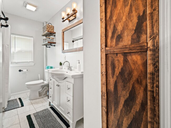 Building Photo - 122 Overlook Rd