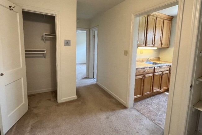 Dining partial, closets, kitchen, hall to bathrm & bedrm - 1520 N Lancaster