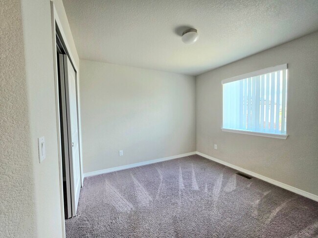 Building Photo - Beautiful 4 Bedroom Home in Peyton