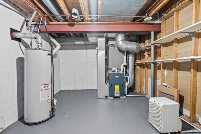 Building Photo - 300 Murray Hill Rd