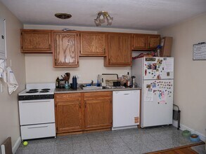 Building Photo - 217 Kent St