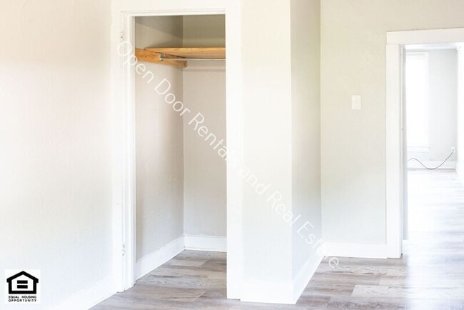 Building Photo - 1006 Runnion Ave